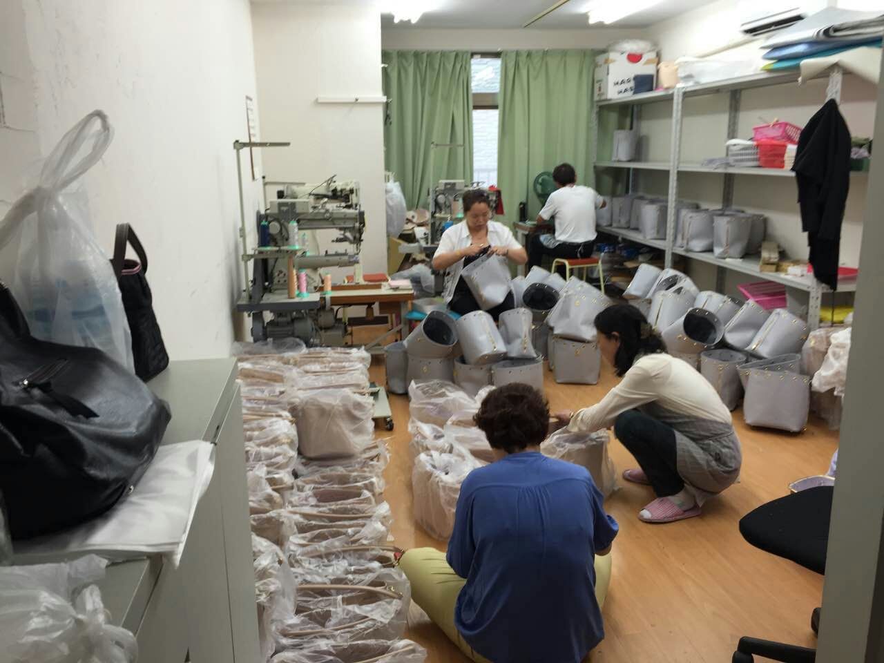 日本制包会社，工作现场